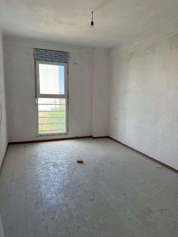 Shitet apartament 2+1+2 tualete Rrg 5-Maji