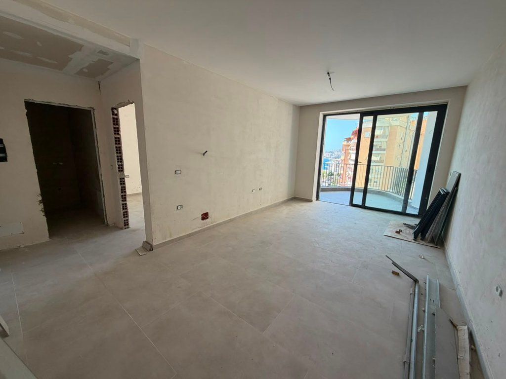 SARANDË, SHESIM APARTAMENT 1+1 ME PAMJE NGA DETI 233,300 €