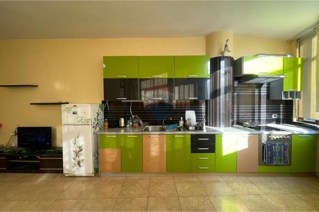 Shitet Apartament 1+1+Ballkon Rruga Haxhi Hysendalliu