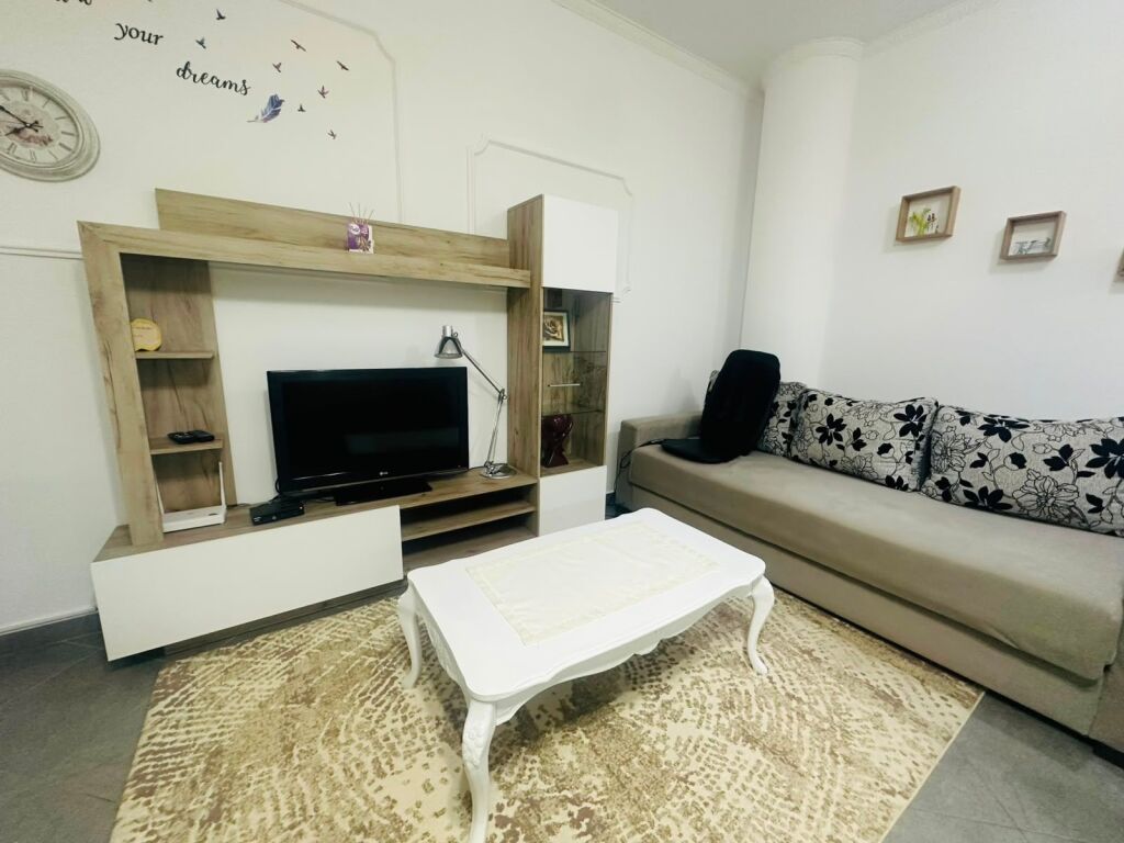 Super apartament 1+1= 21 Dhjetori =57.000 lekë