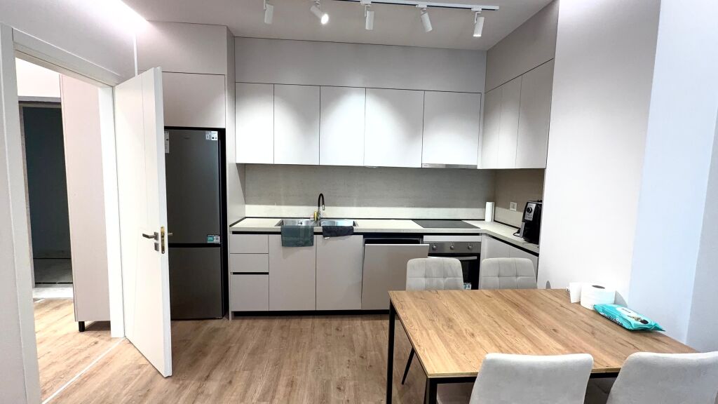 Appartamento 1+1 in Affitto a Porcelan, Vicino a UET