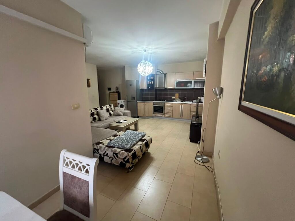 Xhamia Don Bosko, jepet me qera apartament 2+1.