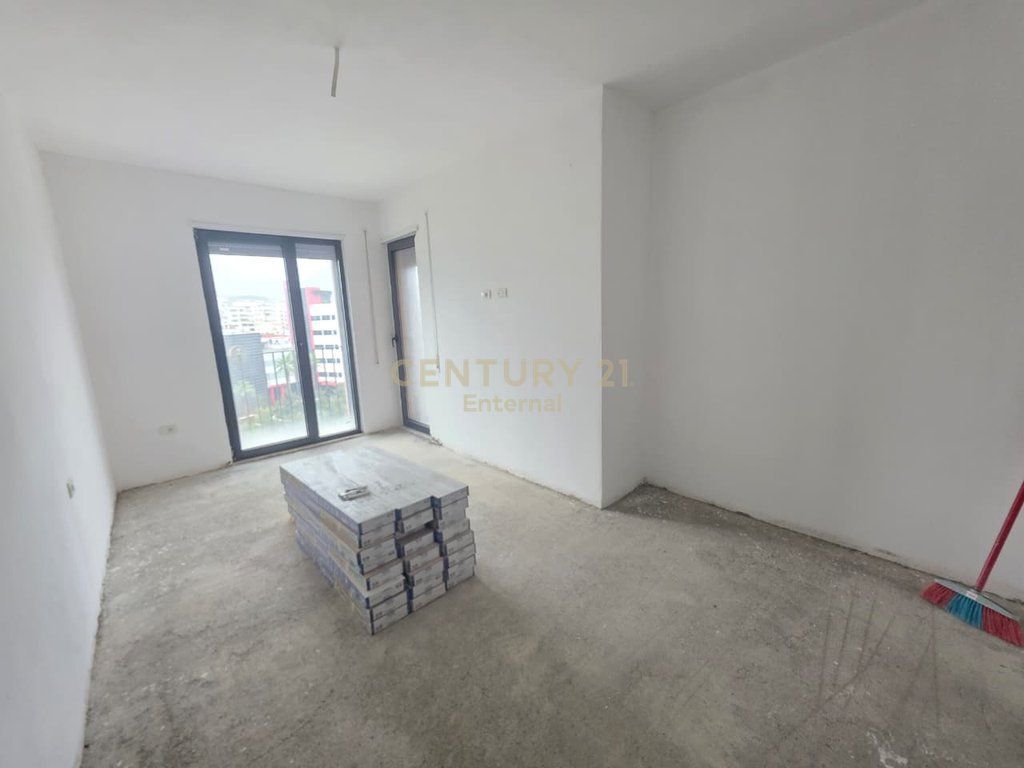 Apartament 2+1 per shitje ne Porcelan