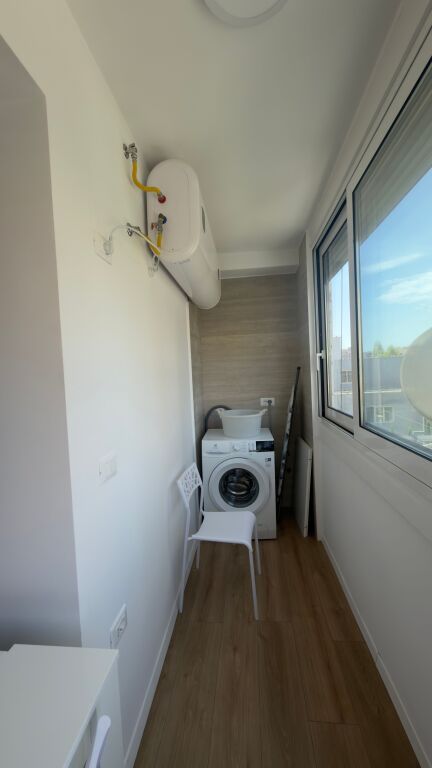 JEPET ME QIRA APARTAMENT 3+1,Prane Pazarit te Ri ,🏷️75.000Leke