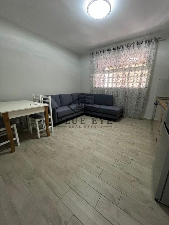 FOR RENT 2+1 APARTMENT WITH SEPARATE KITCHEN, CENTER, DURRES!