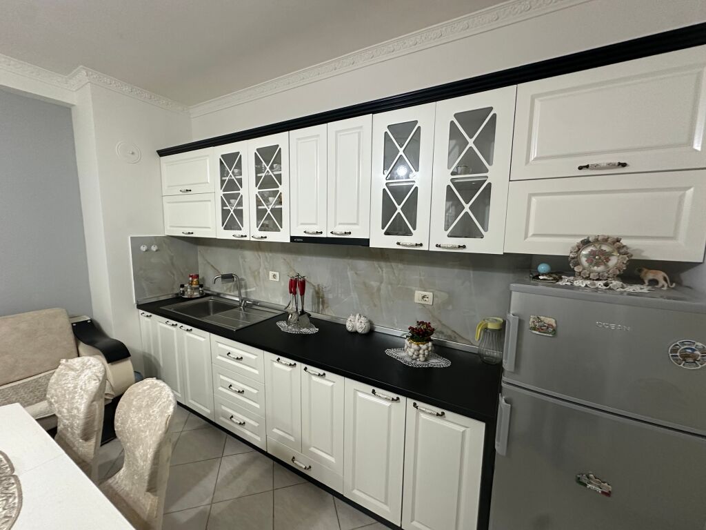 Apartment 33,000 leke in Tresh past the Mamo pastry shop