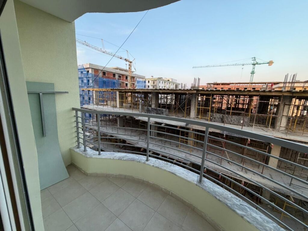 Shitet Apartament 1+1 kati 4 banim