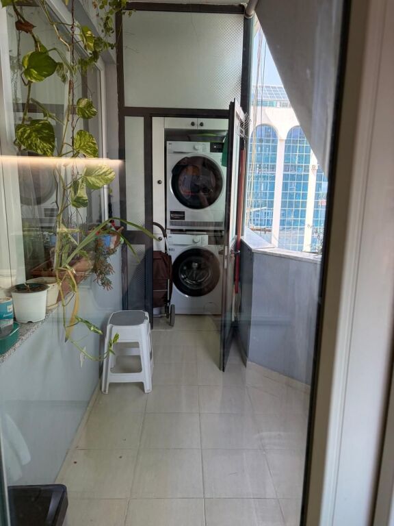 Jepet  me qera super apartament  2 +1  ne Myslym Shyri