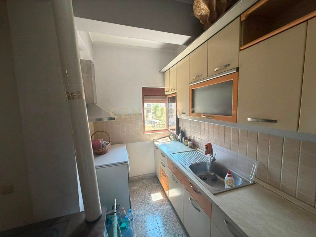 Apartament 3+1 me qira tek Stadiumi ,Durres !!