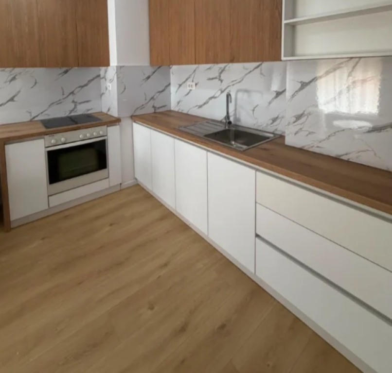 Apartment 1+1 for rent at Kompleksi Kadiu, Ali Demi Street.