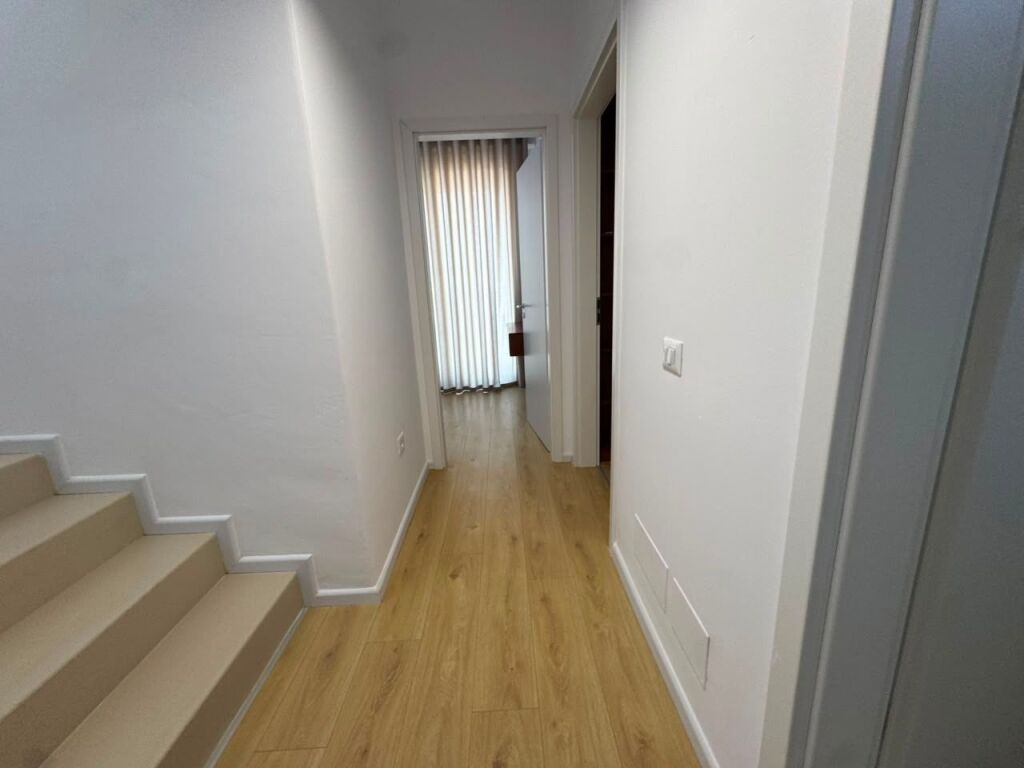 Disponojme per Qera Vile, Aba Rezidenc, Tirane . Empire73174