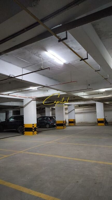 VENDESI IN VENDITA 2 POSTI AUTO 30 M2 EX CAMPO DI AVIAZIONE 4.300.000 LEKE