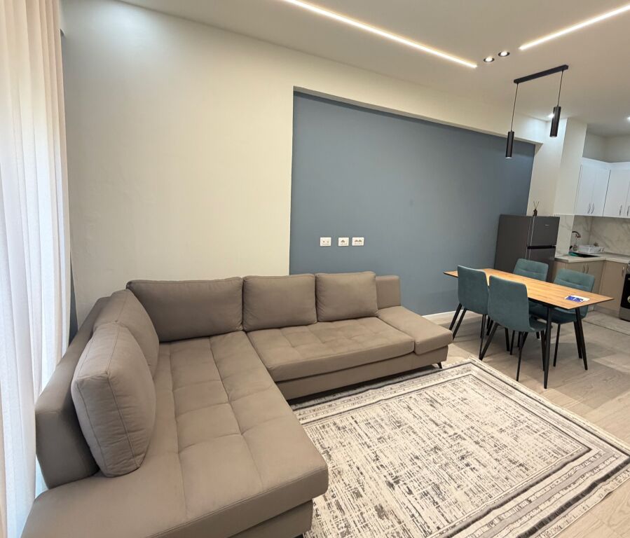 🏡 APARTAMENT 1+1 ME QIRA – BULEVARDI ZOGU I