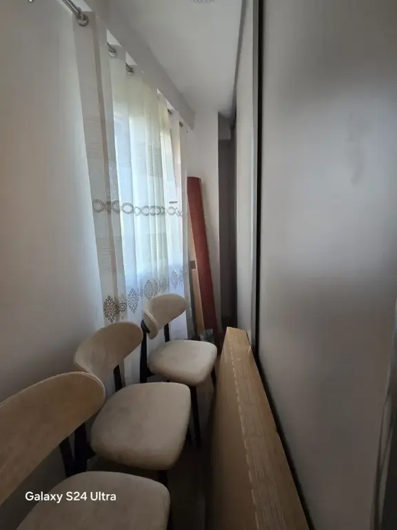Affittasi Appartamento 1+1 Di Fronte Alla Scuola Zoja e Këshillit të Mirë