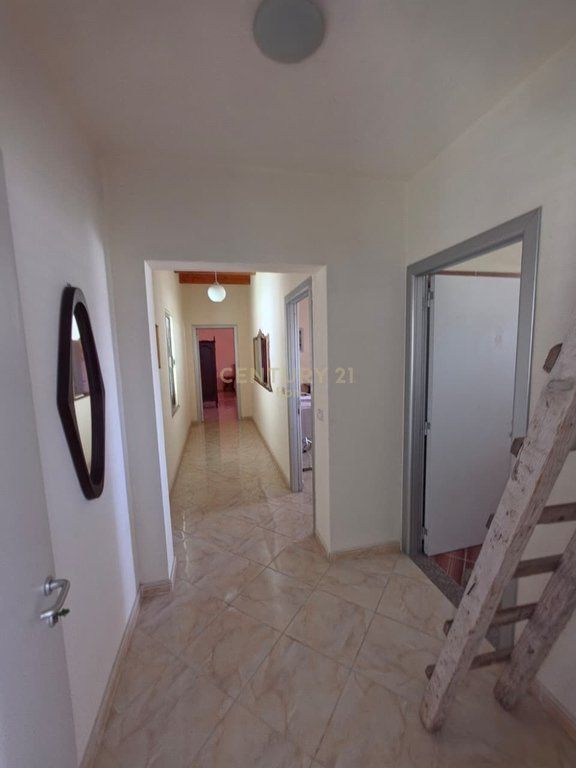 Vilë Për Shitje në Plazh Durrës !