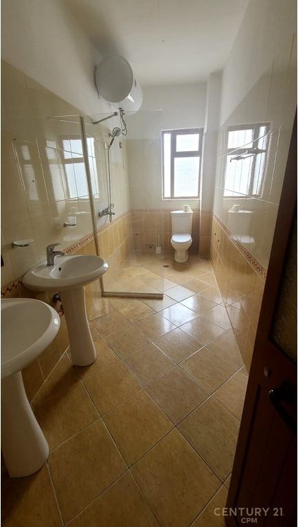 Hapësirë multifunksionale Me Qira te Globe, Tiranë - 3200€ | 600 m²