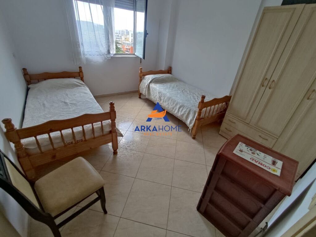 JEPET ME QERA APARTAMENT 2+1+BALLKON "RR. FORTUZI, PËRBALLË MINISTRISË SË DREJTËSISË" 70.000 LEKE