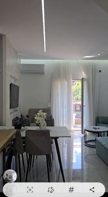 Appartamento 1+1 con arredamento moderno in vendita per investimento, nel centro di Librazhd 80.000 €
