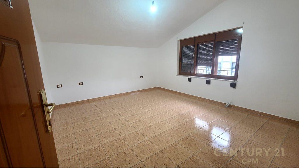 Hapësirë multifunksionale Me Qira te Globe, Tiranë - 3200€ | 600 m²