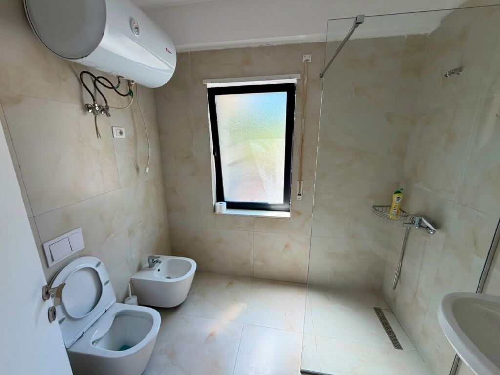 📣 QERA Apartament 2+1 Me 2 Tualete Dhe Verande 📍 Kodra e Diellit ✨