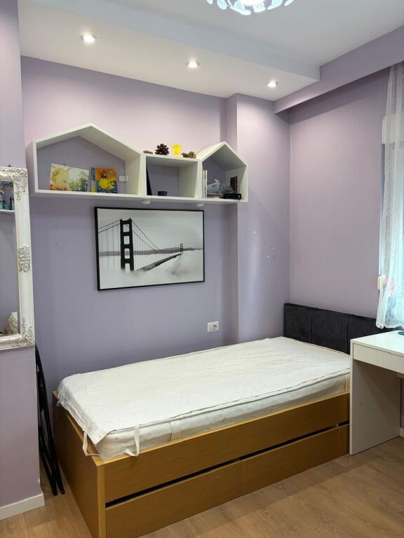 Jepet  me qera super apartament  2 +1  ne Myslym Shyri