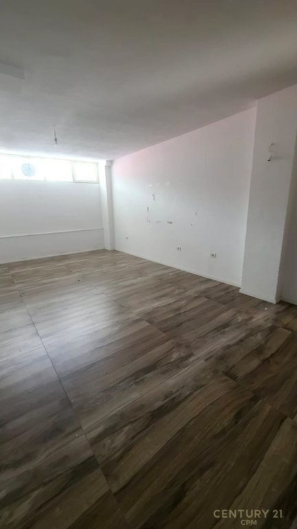 Hapësirë multifunksionale Me Qira te Globe, Tiranë - 3200€ | 600 m²