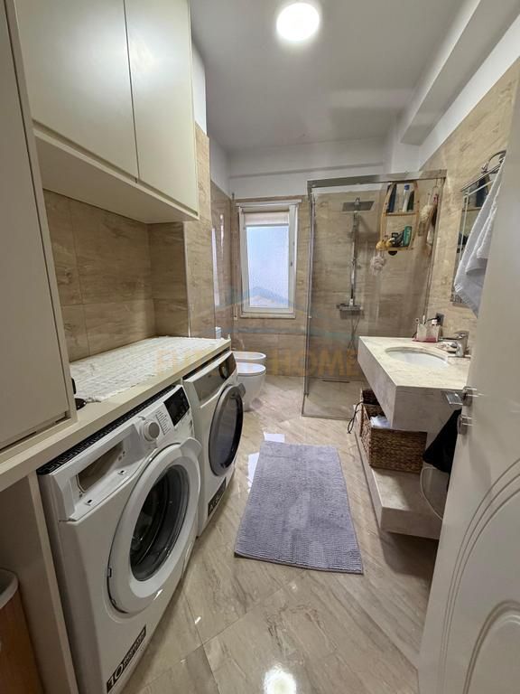Shitet, Apartament 2+1+2 , Liqeni i Thatë, Tiranë.