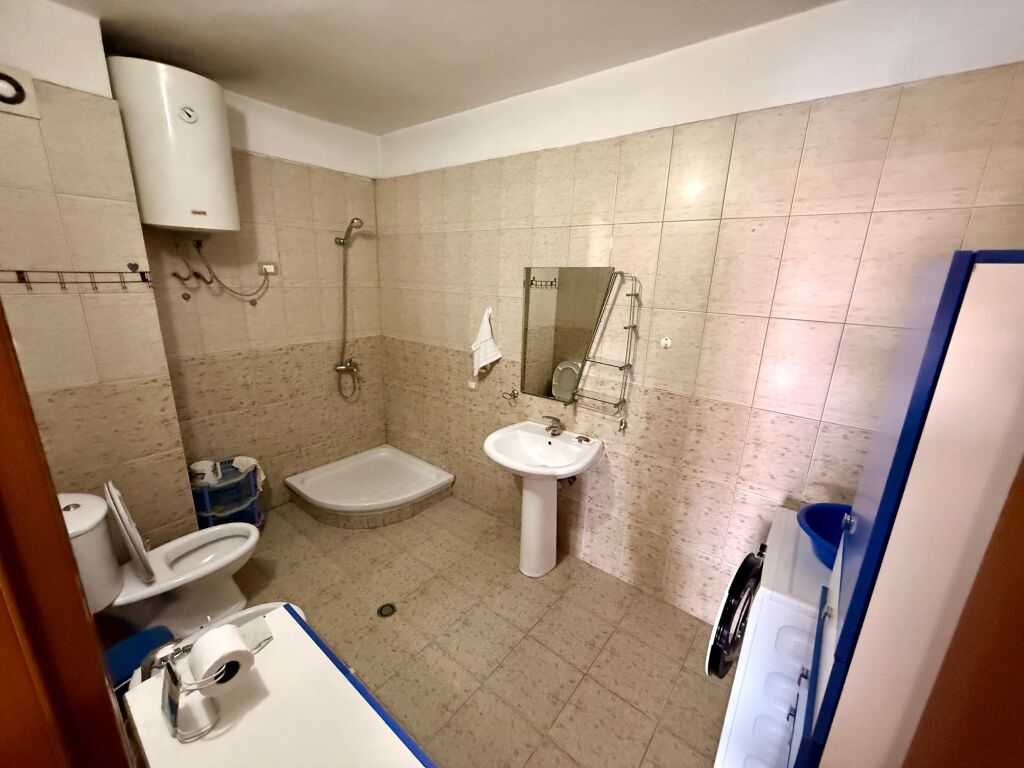 📣 QERA Apartament 1+1 📍 Rruga “Siri Kodra”, Brenda Unazes Se Vogel, Prane Market “Xhangolli” ✨