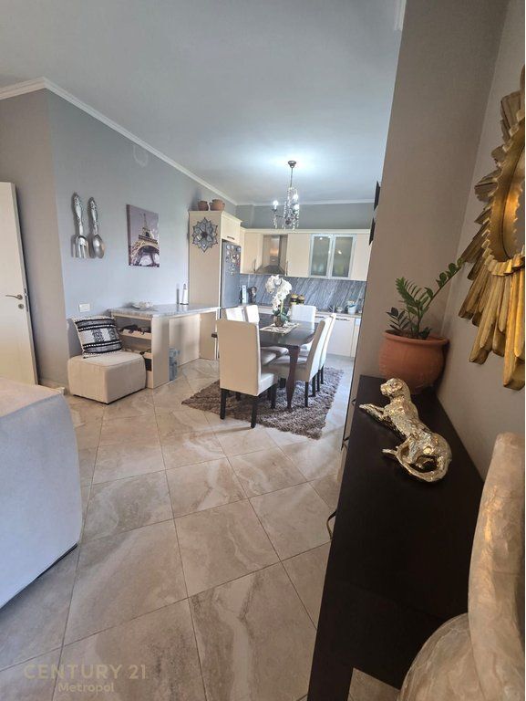 Apartament modern 2+1+2 me parkim, me qira pranë Kopshtit Botanik 1,100 € /Muaj