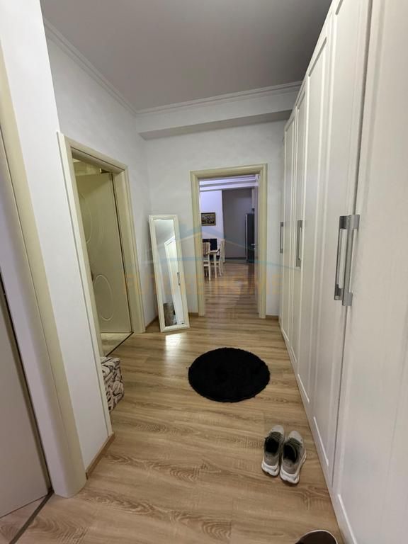 Shitet, Apartament 2+1+2 , Liqeni i Thatë, Tiranë.