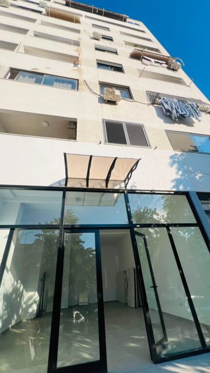 Commercial Space for Rent in Astir