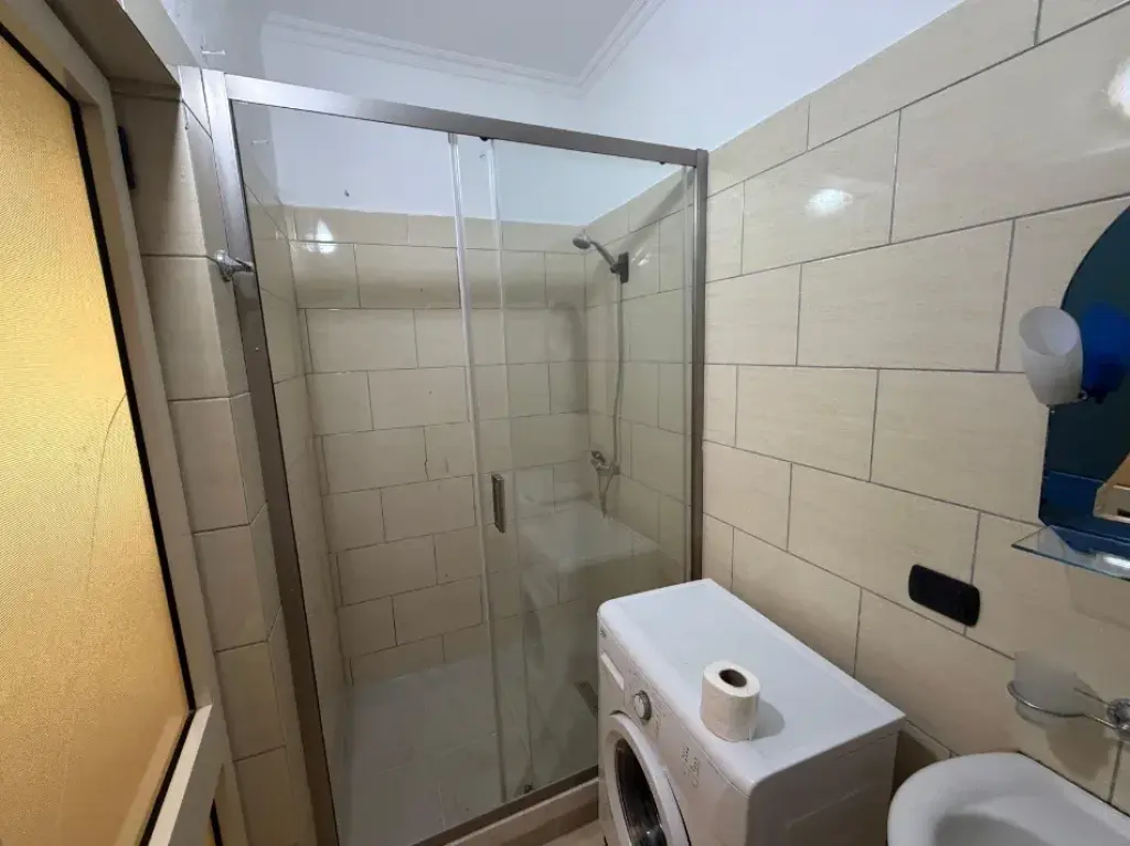 Qera | Garzoniere | Rruga e Barrikadave | 400 €/muaj
