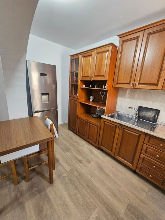 Jepet me qira apartament 1+1