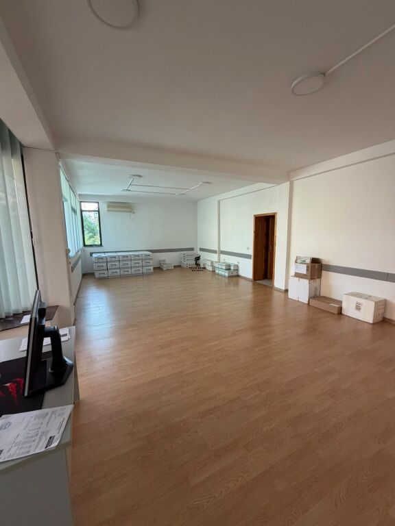 ZYRE ME QERA 200 M2 OXHAKU 200.000 LEKE FH-89509