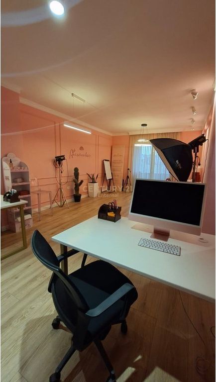 Locale commerciale in Affitto,