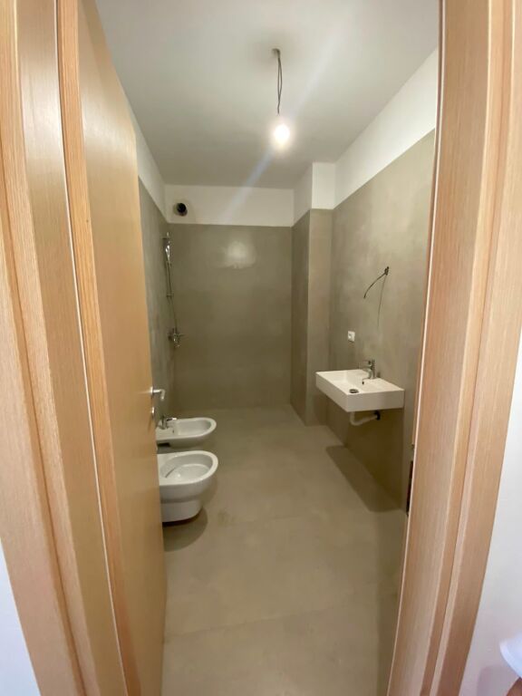 Apartament 1+1 per qera Tek medreseja !