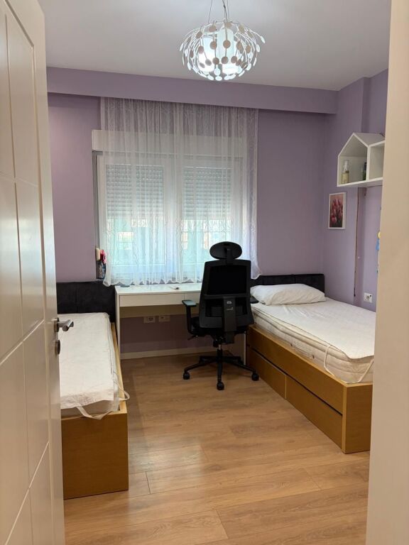 Jepet  me qera super apartament  2 +1  ne Myslym Shyri