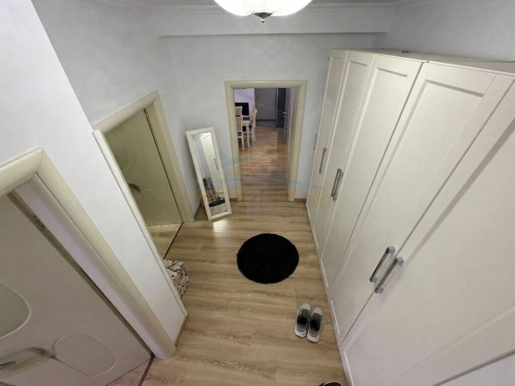 Shitet, Apartament 2+1+2 , Liqeni i Thatë, Tiranë.