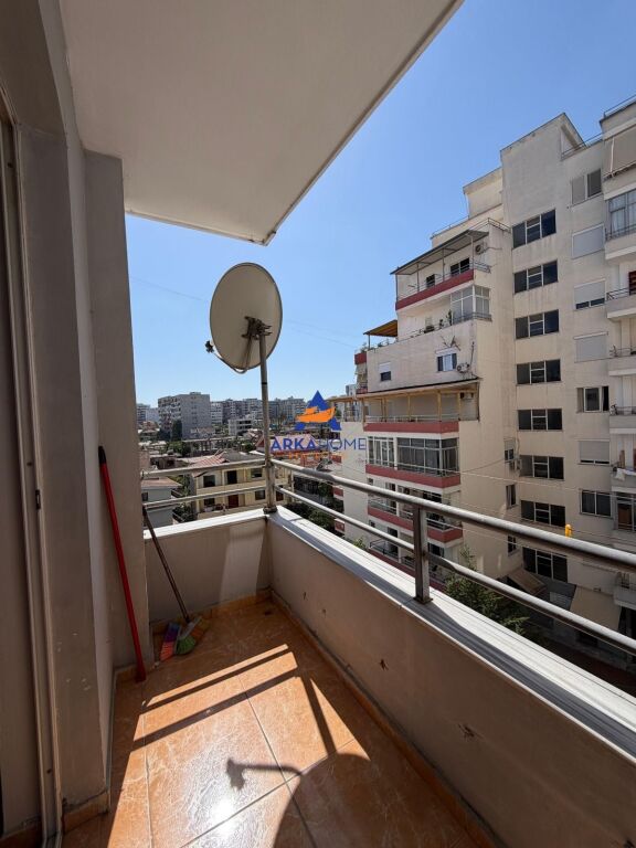 SHITET APARTAMENT 1+1+BALLKON "UNAZA E RE, ASTIR" 110.000 EURO
