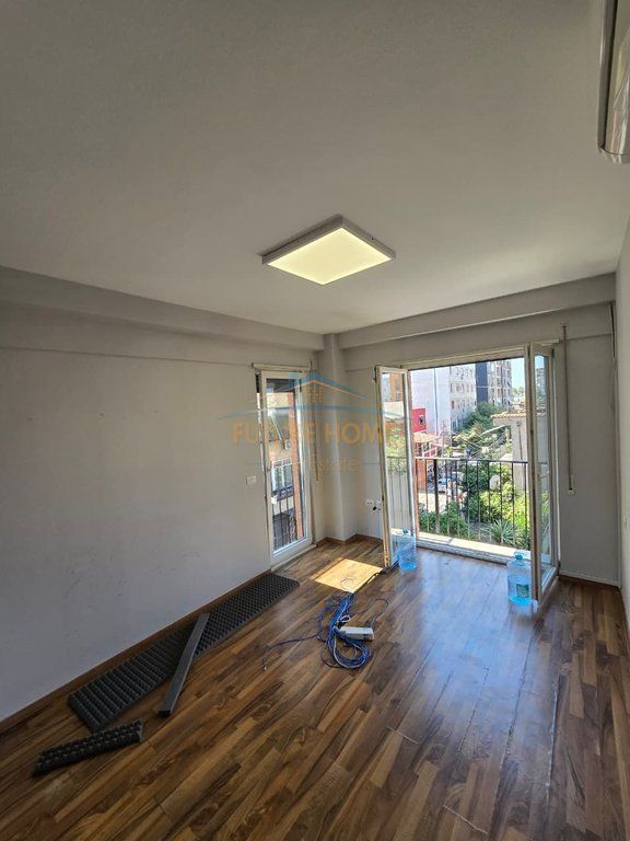 Qera, Ambient për Zyra , Rruga Frosina Plaku, Tirane