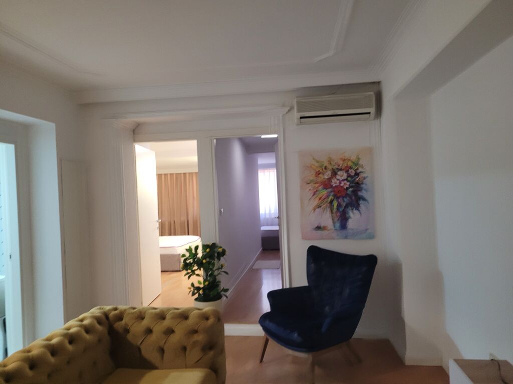 JEPET ME QERA APARTAMENT 2+1 – PRANË PRESIDENCËS