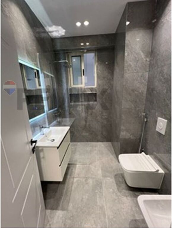 Jepet me qera apartament 2+1+2 tek Zogu i zi  