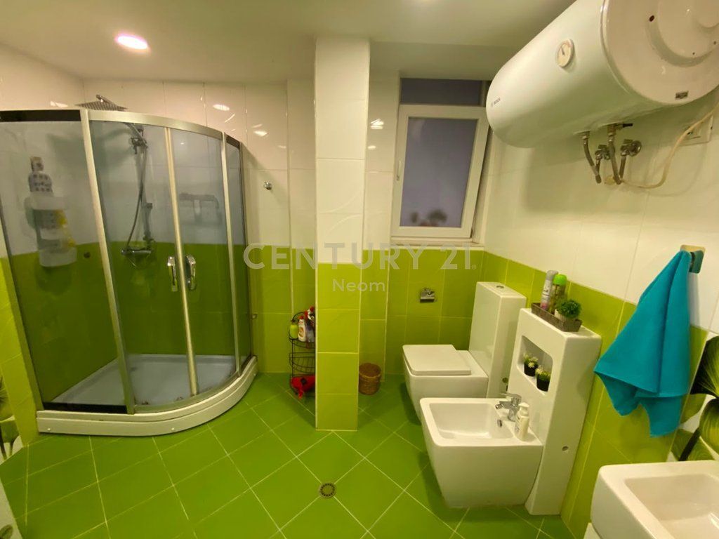 Apartament 2+1+Parkim me qira tek Liqeni Thate *** Pa Malore*** 1,200 € /Muaj
