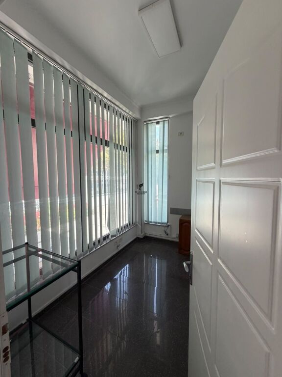 ZYRE ME QERA 200 M2 C200.000 LEKE FH-89501