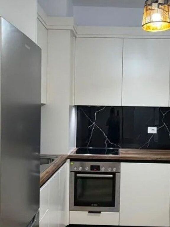 Appartamento 1+1 in affitto al Kompleksi Kadiu, Ali Demi.