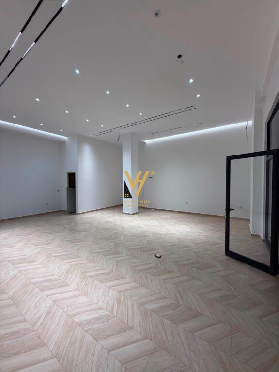 LOCALE COMMERCIALE 80 M2 IN AFFITTO PRESSO OASIS RES, ASTIR 90.000 LEKE