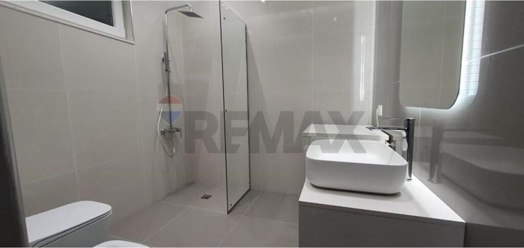 Jepet me qira apartament luksoz 2+1+ Parkim