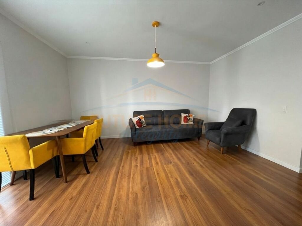 Shitet, Apartament 1+1, Selvia, Tiranë.