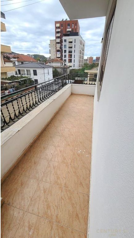 Hapësirë multifunksionale Me Qira te Globe, Tiranë - 3200€ | 600 m²