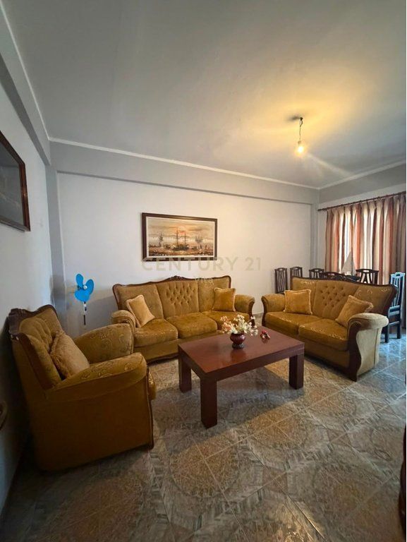 Apartament 3+1 me qira tek Stadiumi ,Durres !!